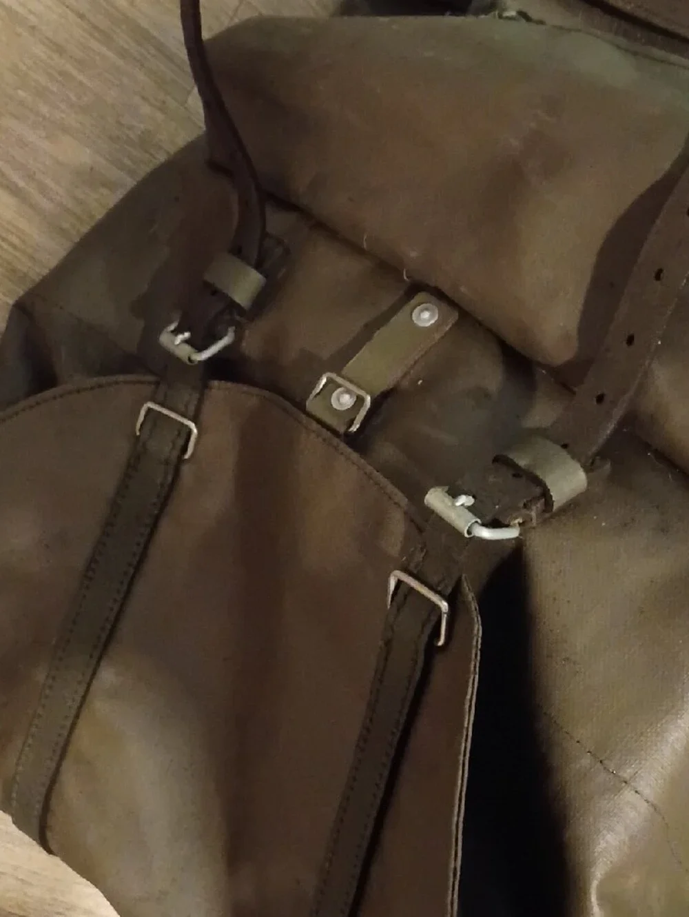 1980s Olive Green Military-Style Men’s Backpack